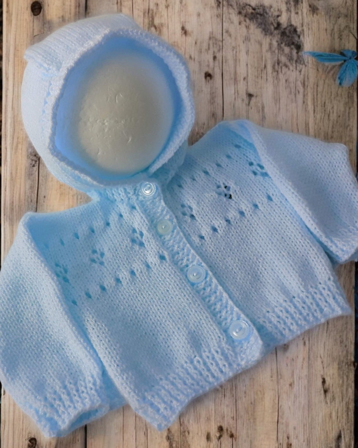 Unisex knitted hoodie