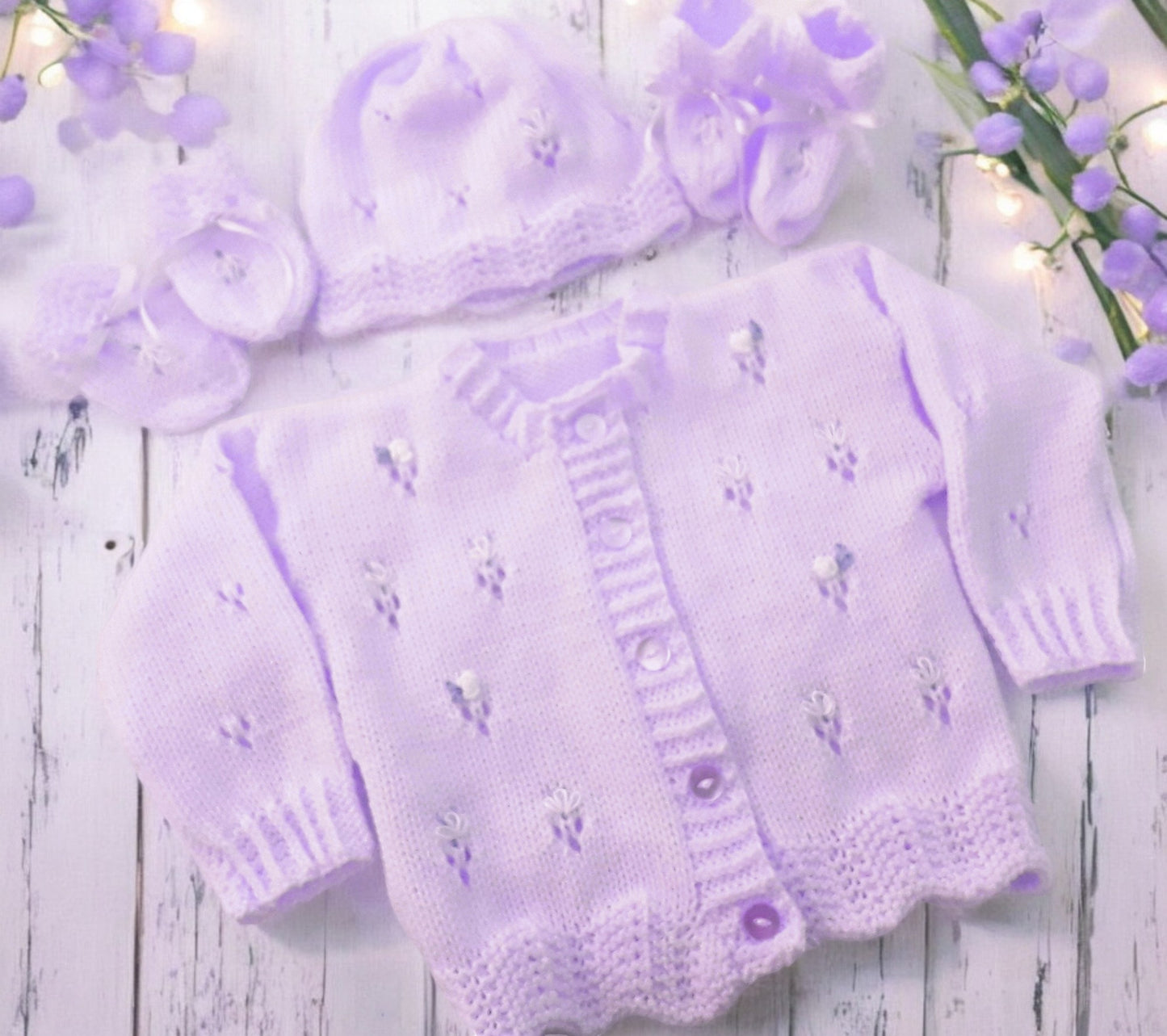 Girls' Knitted Outfit with Scalloped Hem & Embroidery – Matching Hat, Mittens, and Boots Set