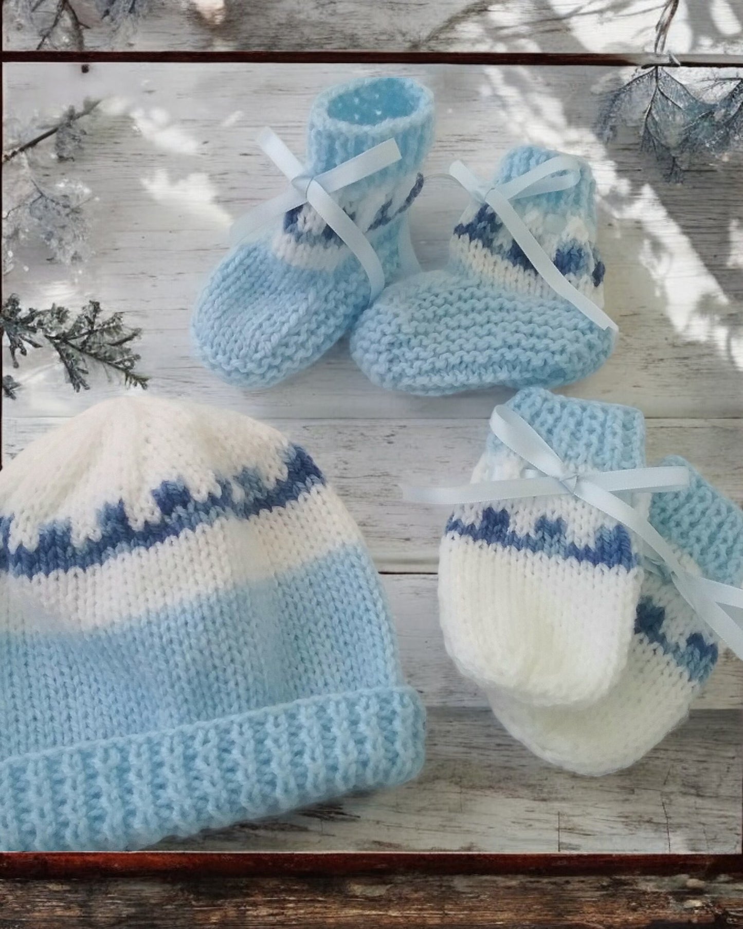 Charming Baby Accessories: Unisex beanie Hat, Mittens & boots with fairisle design